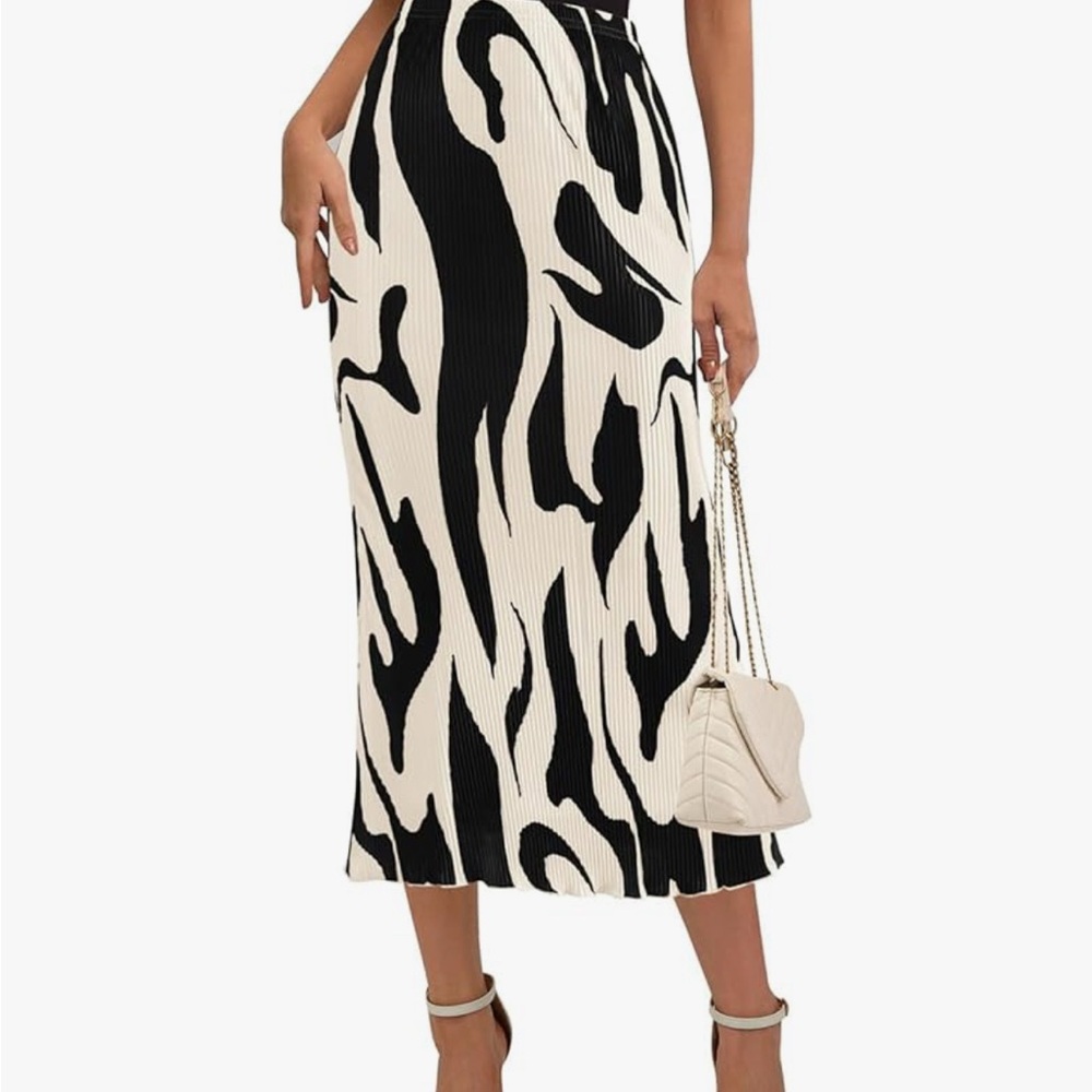 Elegant Black & White Abstract Pleated Midi Skirt